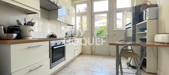 3 bedrooms Apartment in Bourges, France No. 86661 2