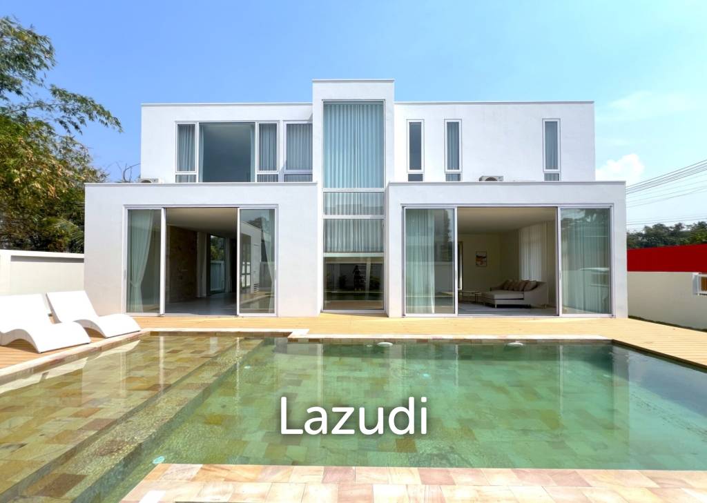 4 bedrooms Villa in Pattaya, Thailand No. 23437