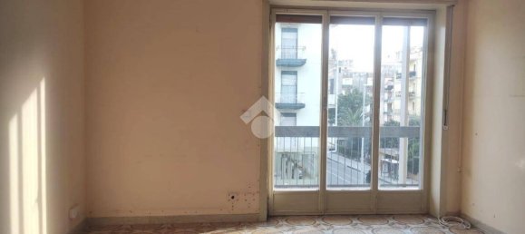 Apartamento de 3 dormitorios en Catania, Italy No. 49910 4