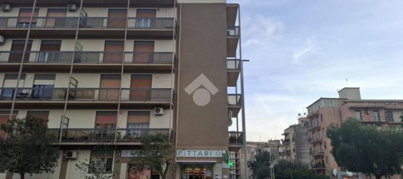 Apartamento de 3 dormitorios en Catania, Italy No. 49910 7