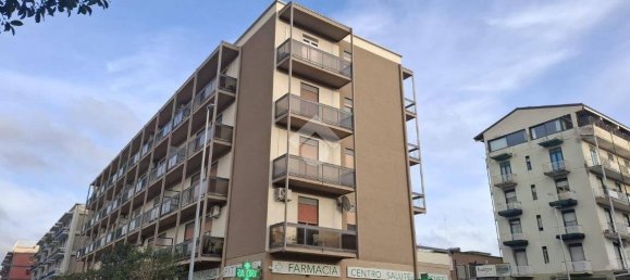 Apartamento de 3 dormitorios en Catania, Italy No. 49910 8