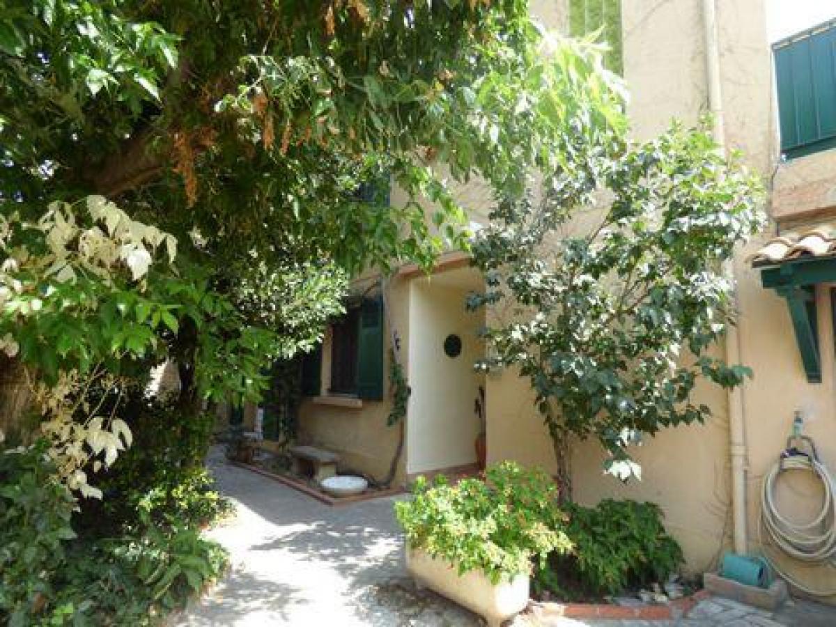 4 bedrooms House in Avignon, France No. 7361