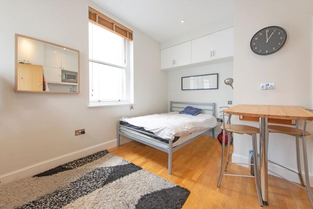 Studio in Holborn, United Kingdom No. 5611