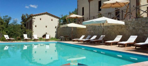 6 bedrooms Villa in Palaia, Italy No. 553 2