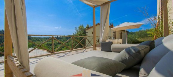 6 bedrooms Villa in Palaia, Italy No. 553 4