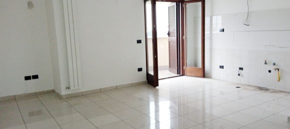 4 rooms Apartment in Villa di Briano, Italy No. 228138 3