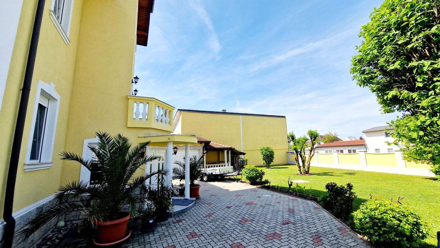 8 rooms Townhouse in St. Polten, Austria No. 242264