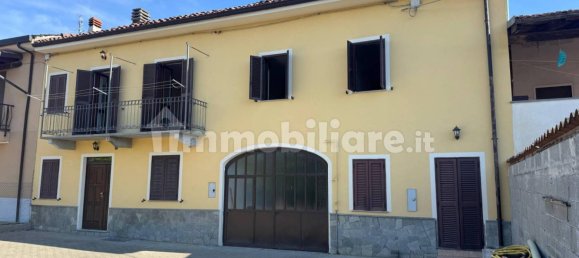 4 bedrooms Villa in Asti, Italy No. 277632 3