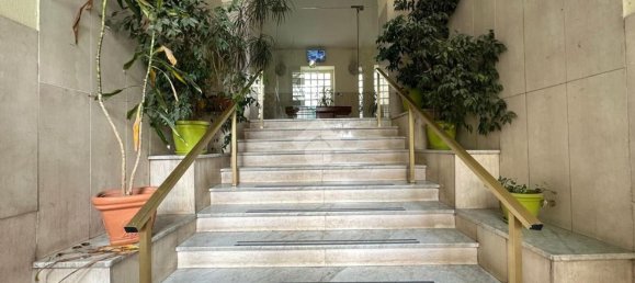 3 rooms Apartment in Naples, Italy No. 182784 4