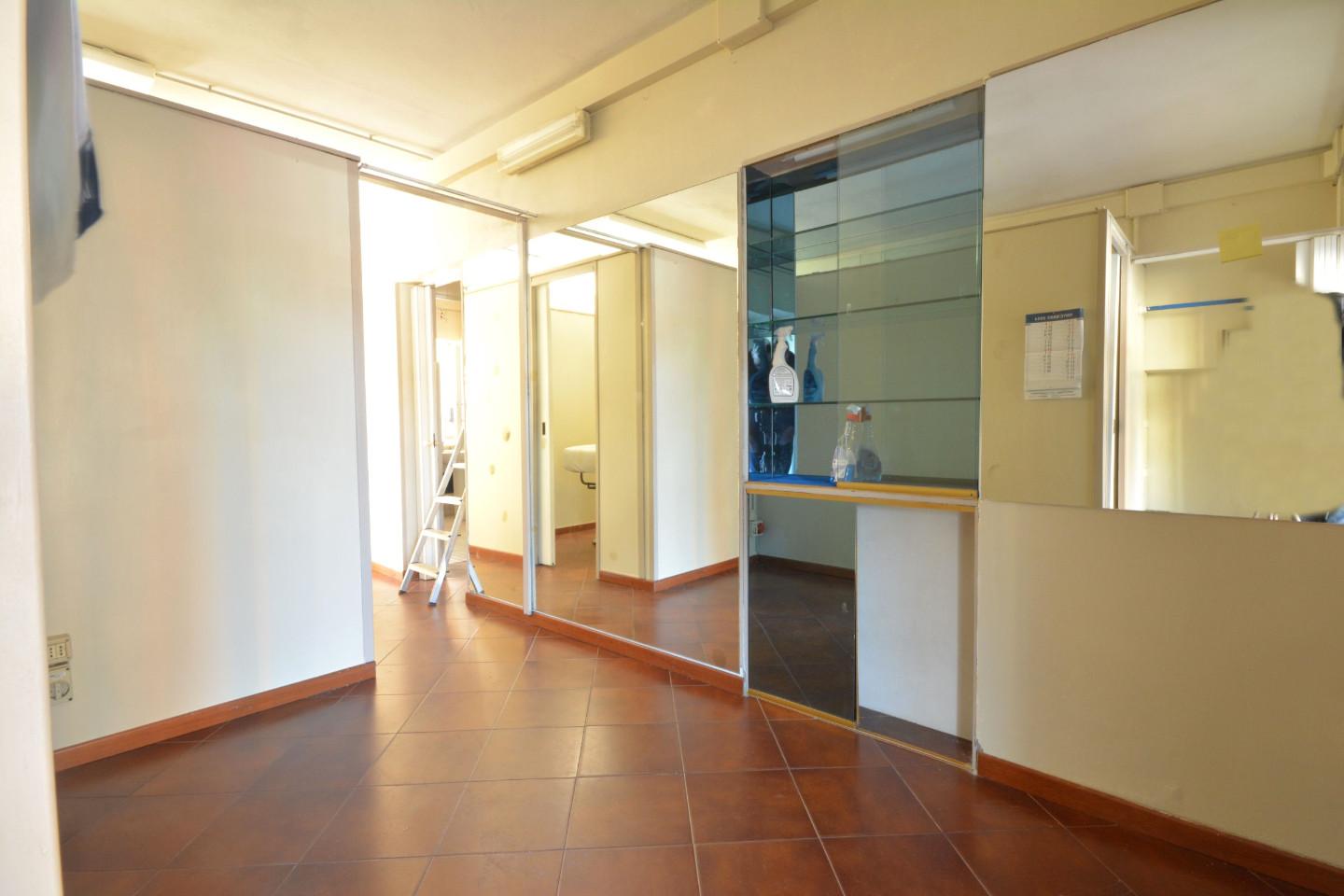 38m² Commercial property in Lucca, Italy No. 141138