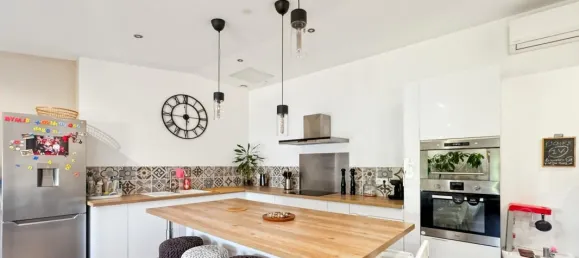 3 bedrooms Townhouse in La Crau, France No. 339526 2