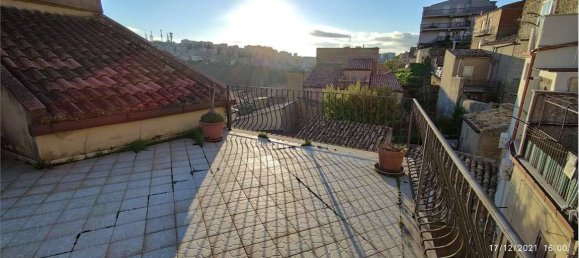 4 bedrooms House in Enna, Italy No. 355398 2