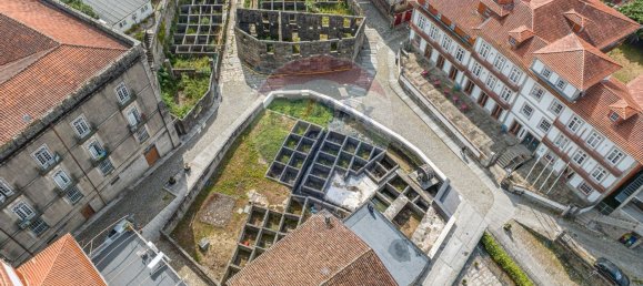 Edificio en Guimaraes, Portugal 256 m² No. 33759 3