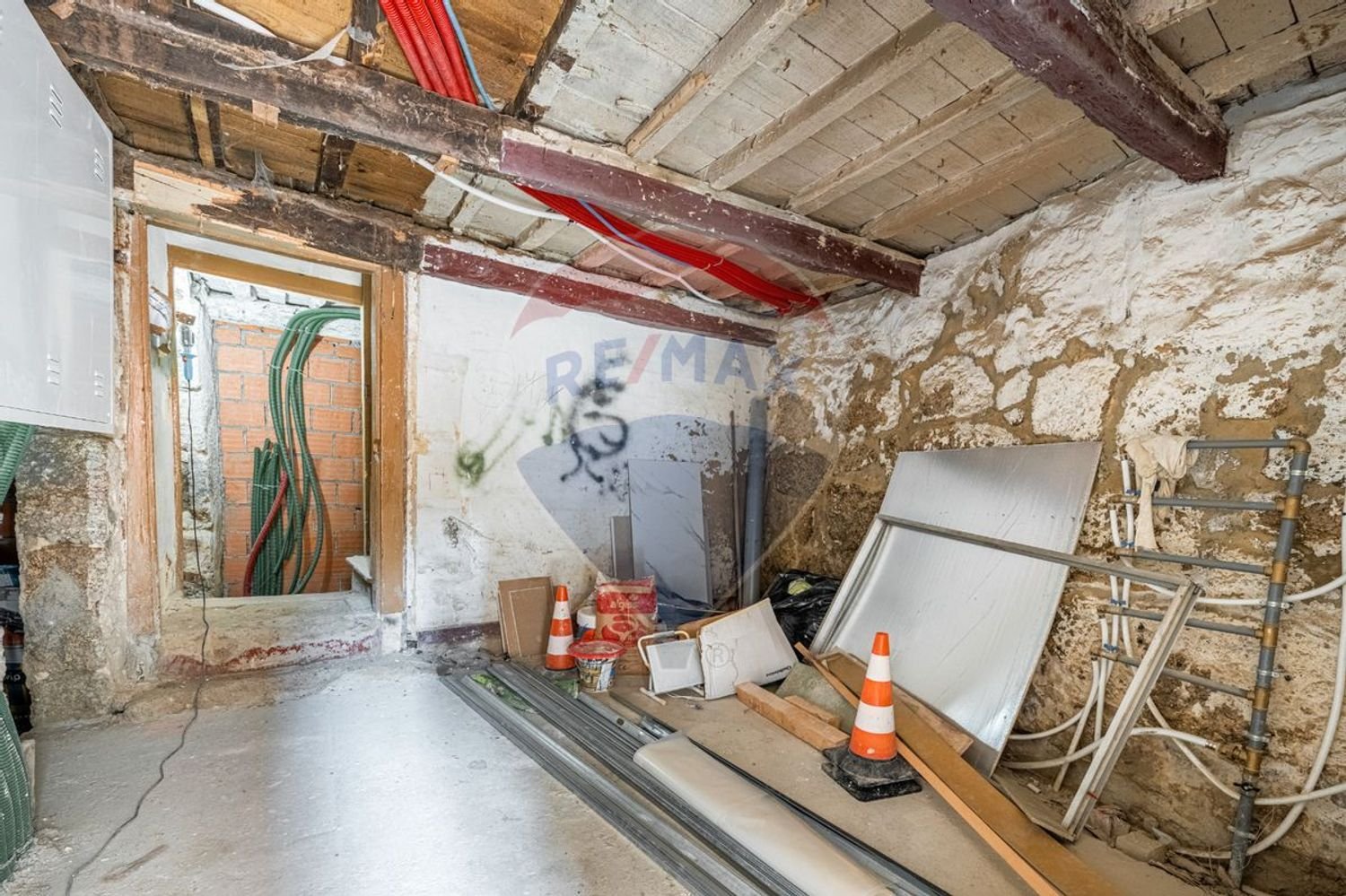 Edificio en Guimaraes, Portugal 256 m² No. 33759