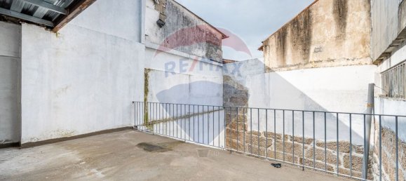 Edificio en Guimaraes, Portugal 256 m² No. 33759 9