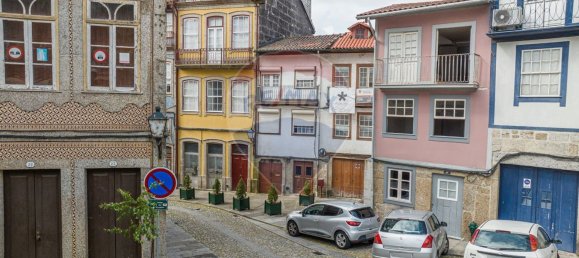 Edificio en Guimaraes, Portugal 256 m² No. 33759 2