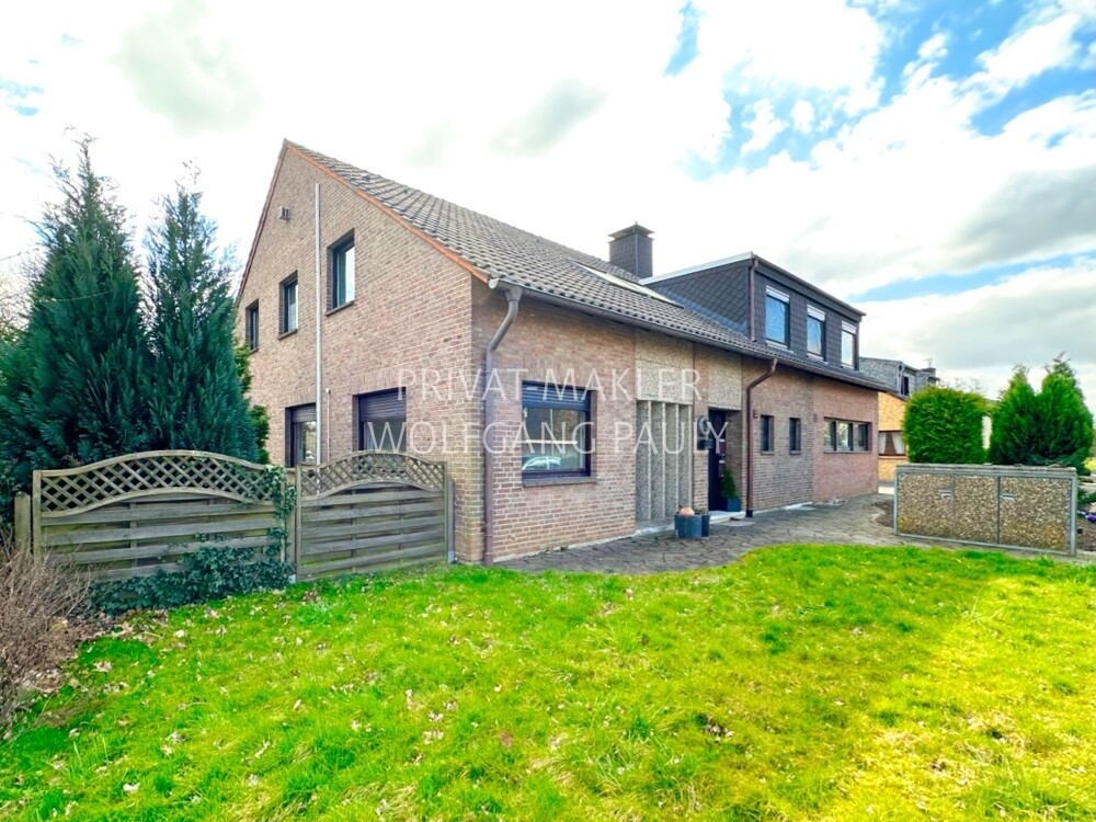 6 bedrooms Apartment in Monchengladbach, Germany No. 50072