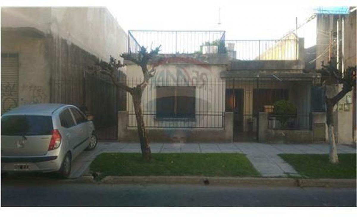 2 bedrooms House in Tres de Febrero, Argentina No. 5862