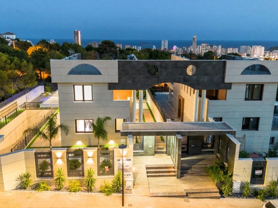 4 غرف نوم فيلا في Alicante, Spain رقم 184745