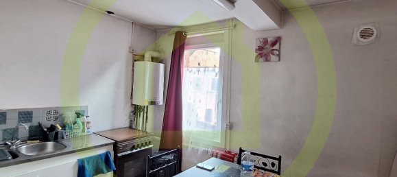 165m² Building in Solesmes, France No. 44846 3