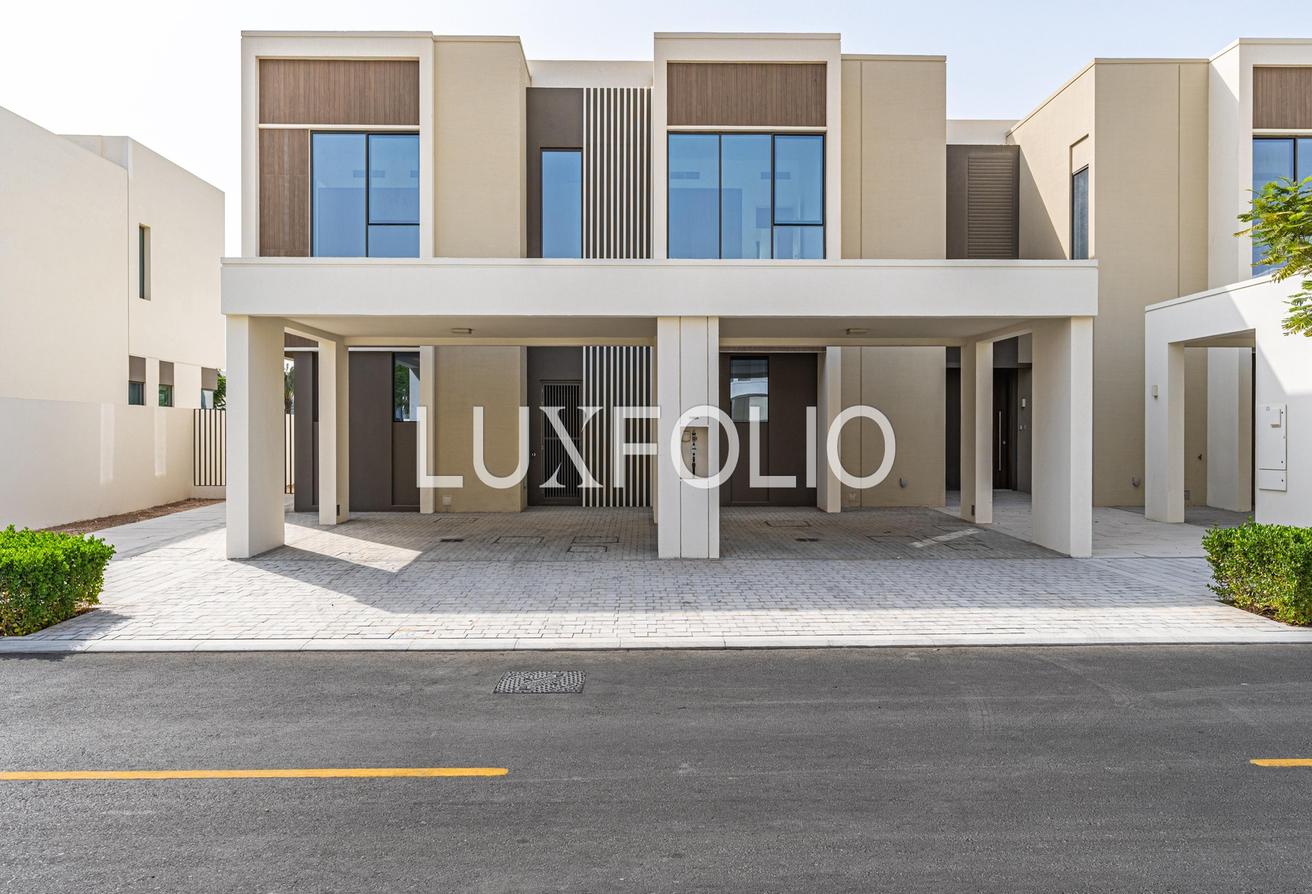 3 bedrooms Townhouse in The Valley, UAE No. 100560