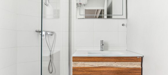 1 bedroom Apartment in Paris, France No. 105847 8