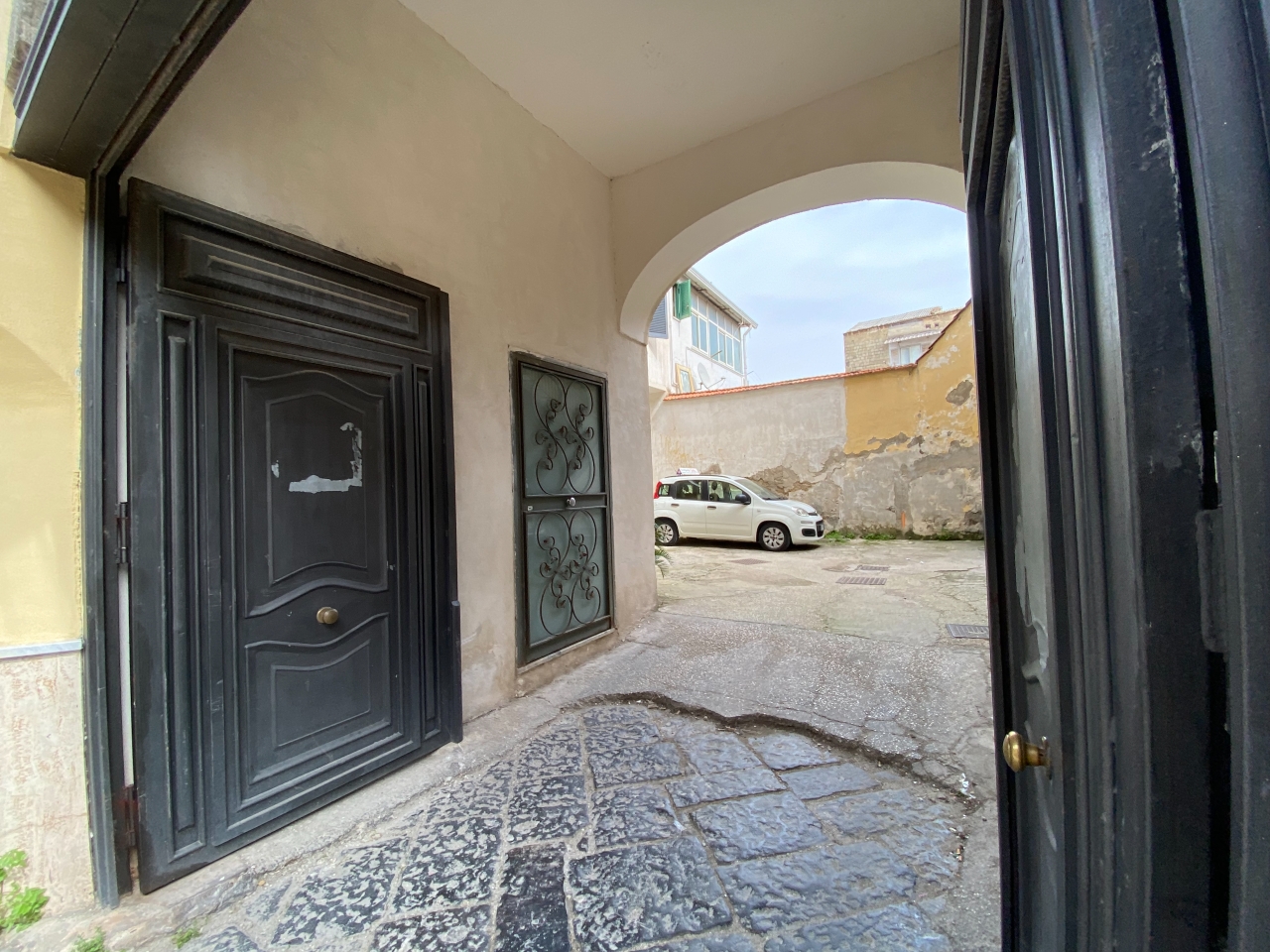 7 rooms House in Grumo Nevano, Italy No. 9287