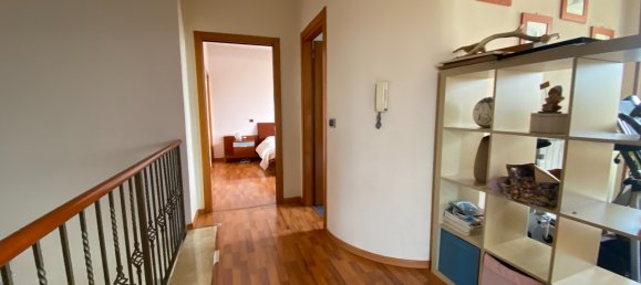 7 rooms House in Grumo Nevano, Italy No. 9287 11