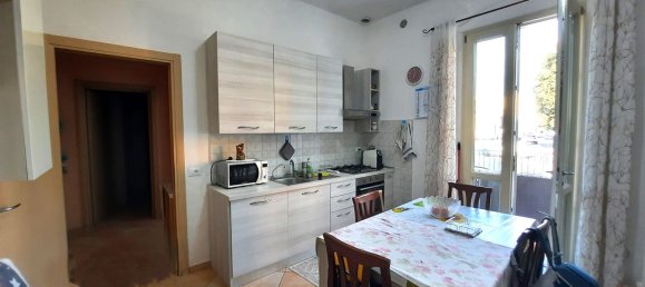 Квартира с 2 комнатами в Прато, Италия № 289105 3