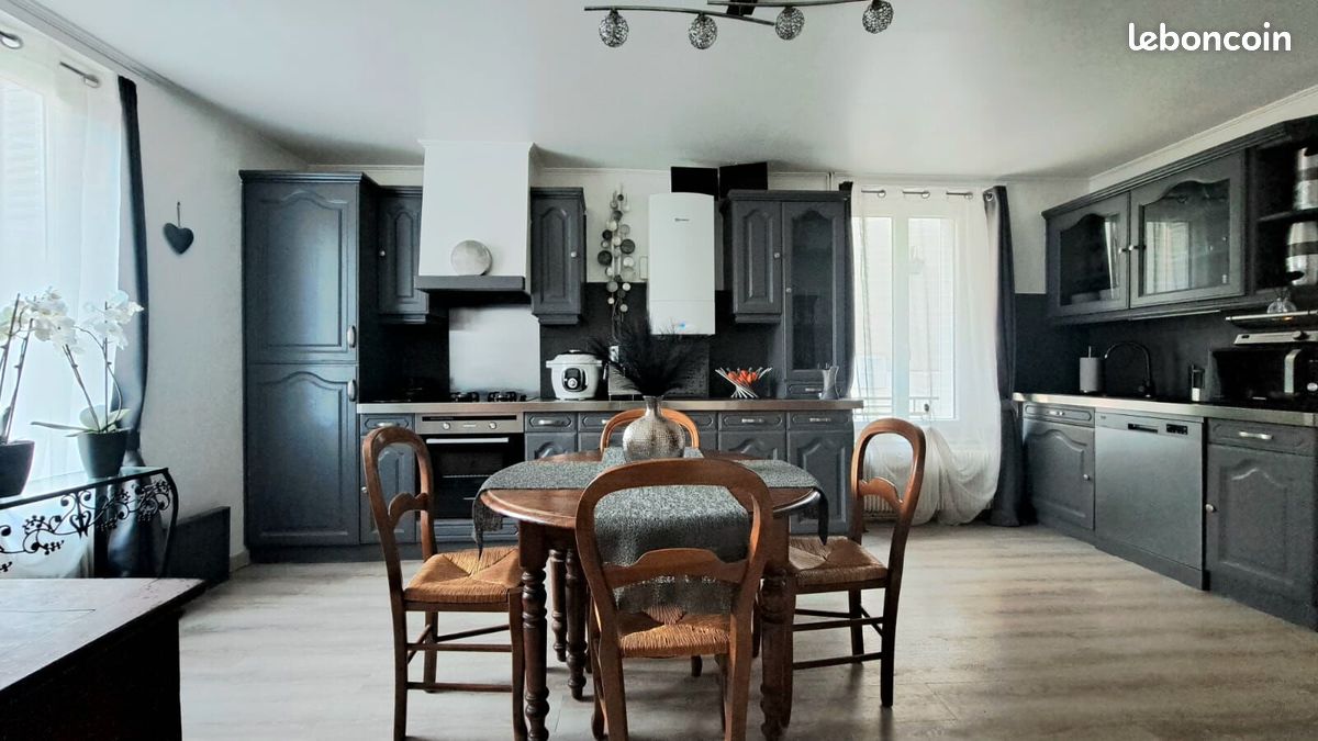 3 bedrooms House in Belloy-en-France, France No. 150188