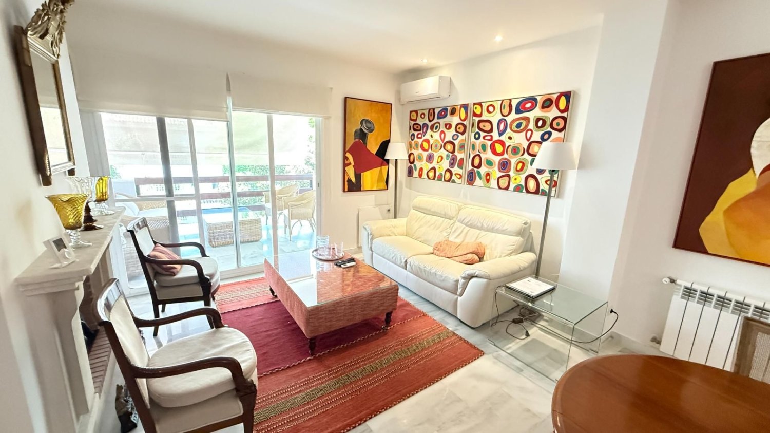 Apartamento de 3 dormitorios en Marbella, Spain No. 166532