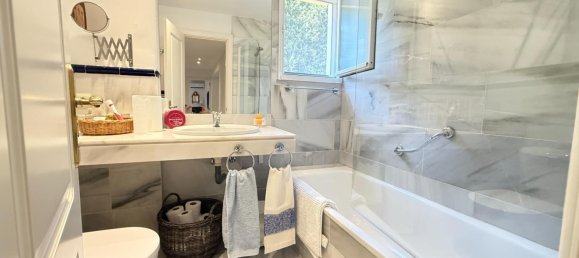 Apartamento de 3 dormitorios en Marbella, Spain No. 166532 7