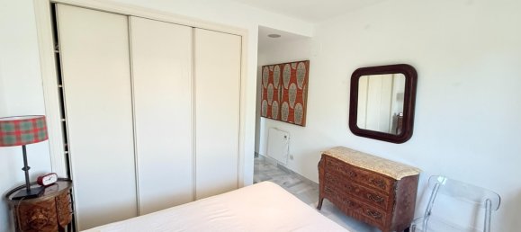 Apartamento de 3 dormitorios en Marbella, Spain No. 166532 2