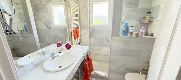 Apartamento de 3 dormitorios en Marbella, Spain No. 166532 6