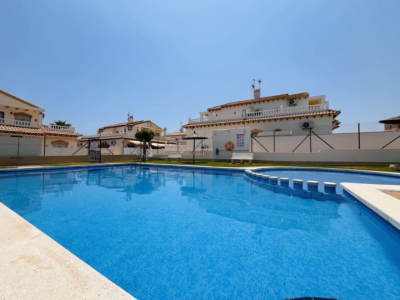 3 bedrooms Townhouse in Alicante, Spain No. 188090
