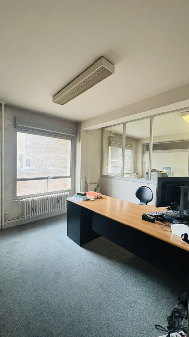 Квартира с 4 комнатами в Дижон, Франция № 318014