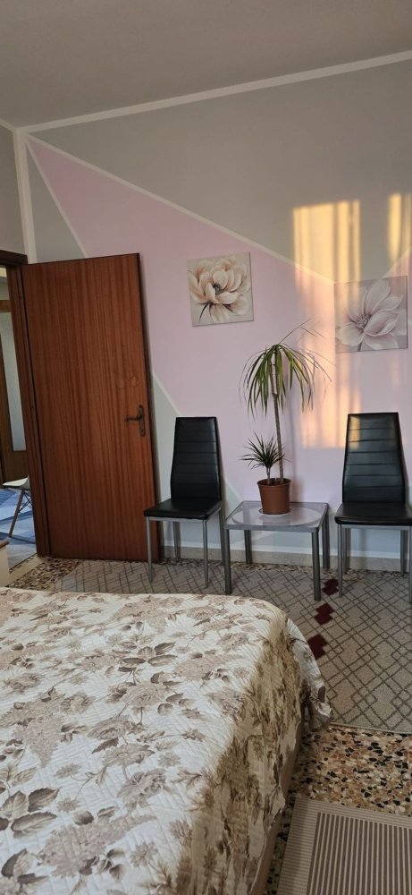 Apartamento de 4 dormitorios en Soliera, Italy No. 372267