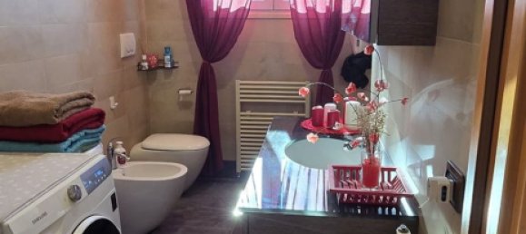 Apartamento de 4 dormitorios en Soliera, Italy No. 372267 14