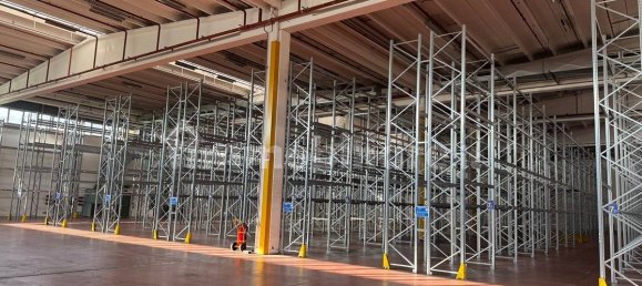 5 rooms Warehouse in Montano Lucino, Italy No. 179603 13