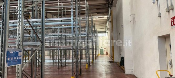 5 rooms Warehouse in Montano Lucino, Italy No. 179603 14