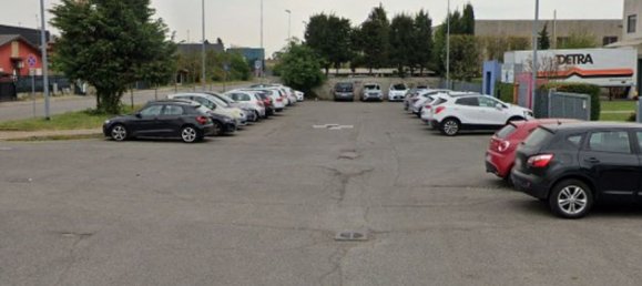 5 rooms Apartment in Meda, Italy No. 8524 2