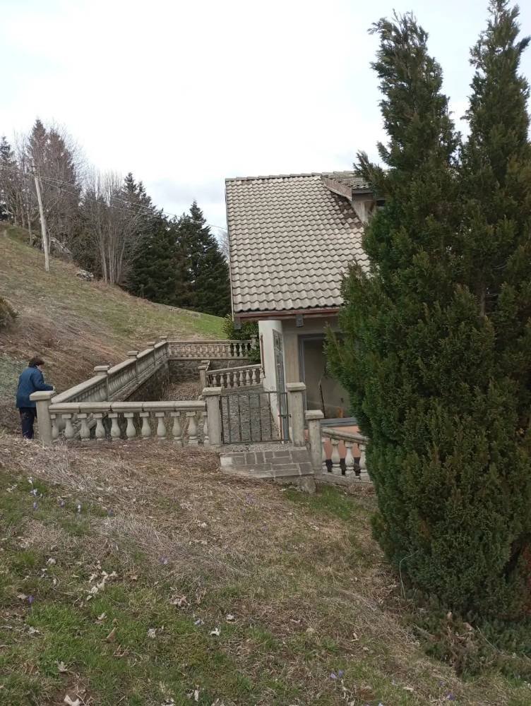 Casa de 7 habitaciónes en Frassinoro, Italy No. 206673