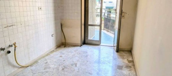 3 rooms Apartment in Naples, Italy No. 16634 8