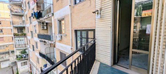 3 rooms Apartment in Naples, Italy No. 16634 5
