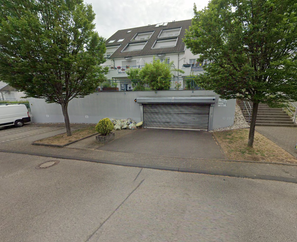  موقف سيارات في Trier, Germany رقم 21230