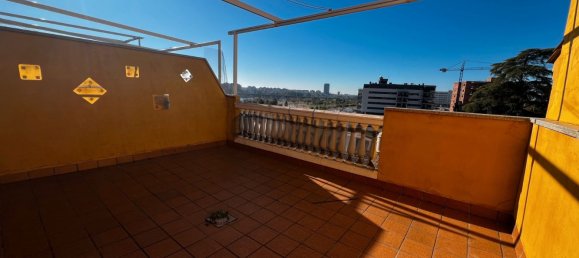 Дуплекс с 3 спальнями в Бадахос, Испания № 186778 14