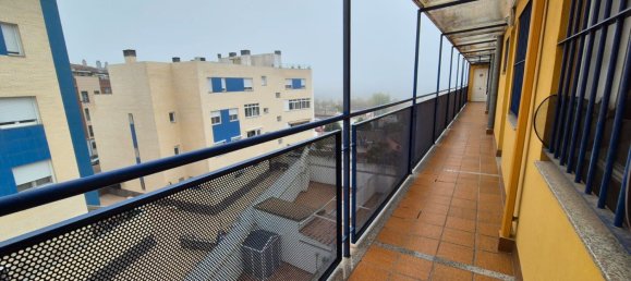 Дуплекс с 3 спальнями в Бадахос, Испания № 186778 13