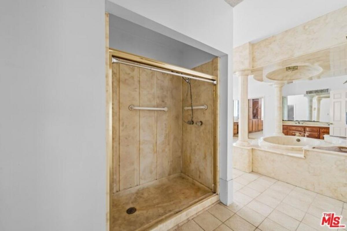 5 bedrooms House in Downey, USA No. 410884