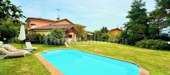 Villa de 3 dormitorios en Biella, Italy No. 298670 2