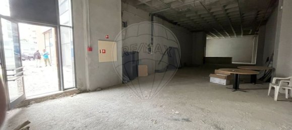 187m² Commercial property in Sintra, Portugal No. 34258 2